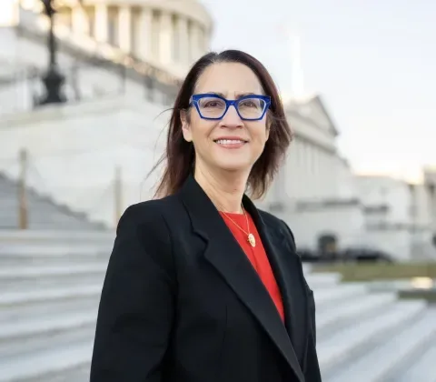Laura Friedman — Portrait