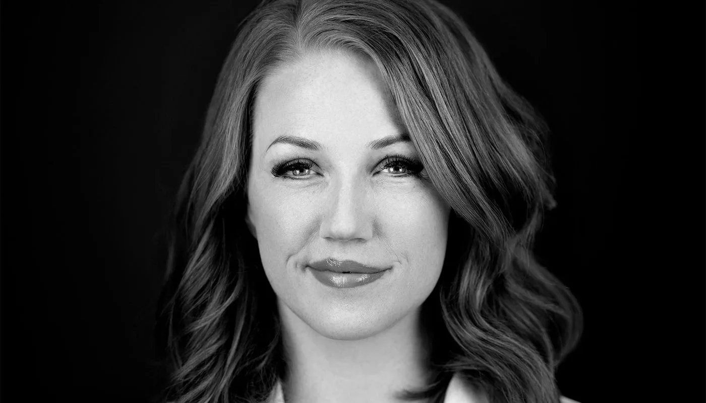 Elizabeth Lee — Photo