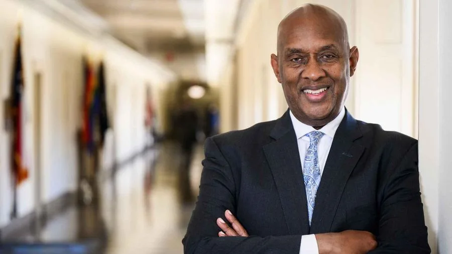 Dwight Evans — Headshot