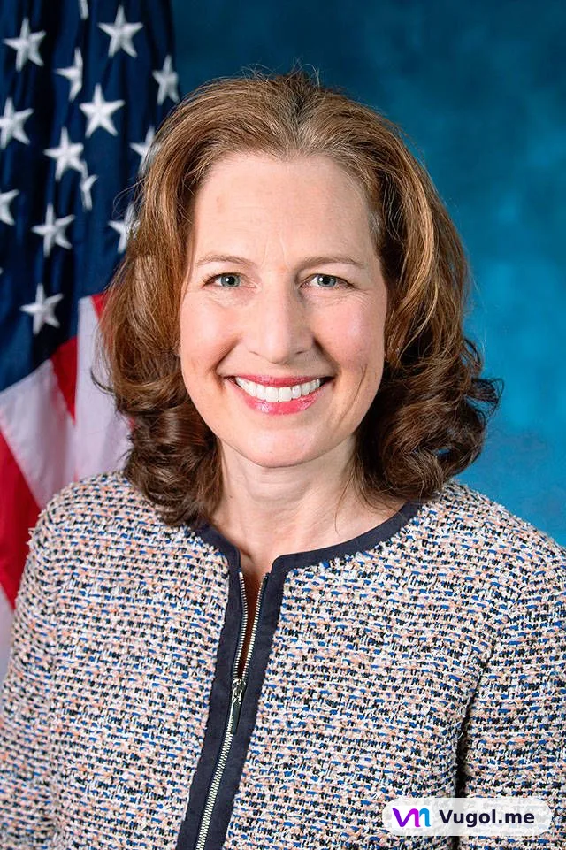Kim Schrier — Photo