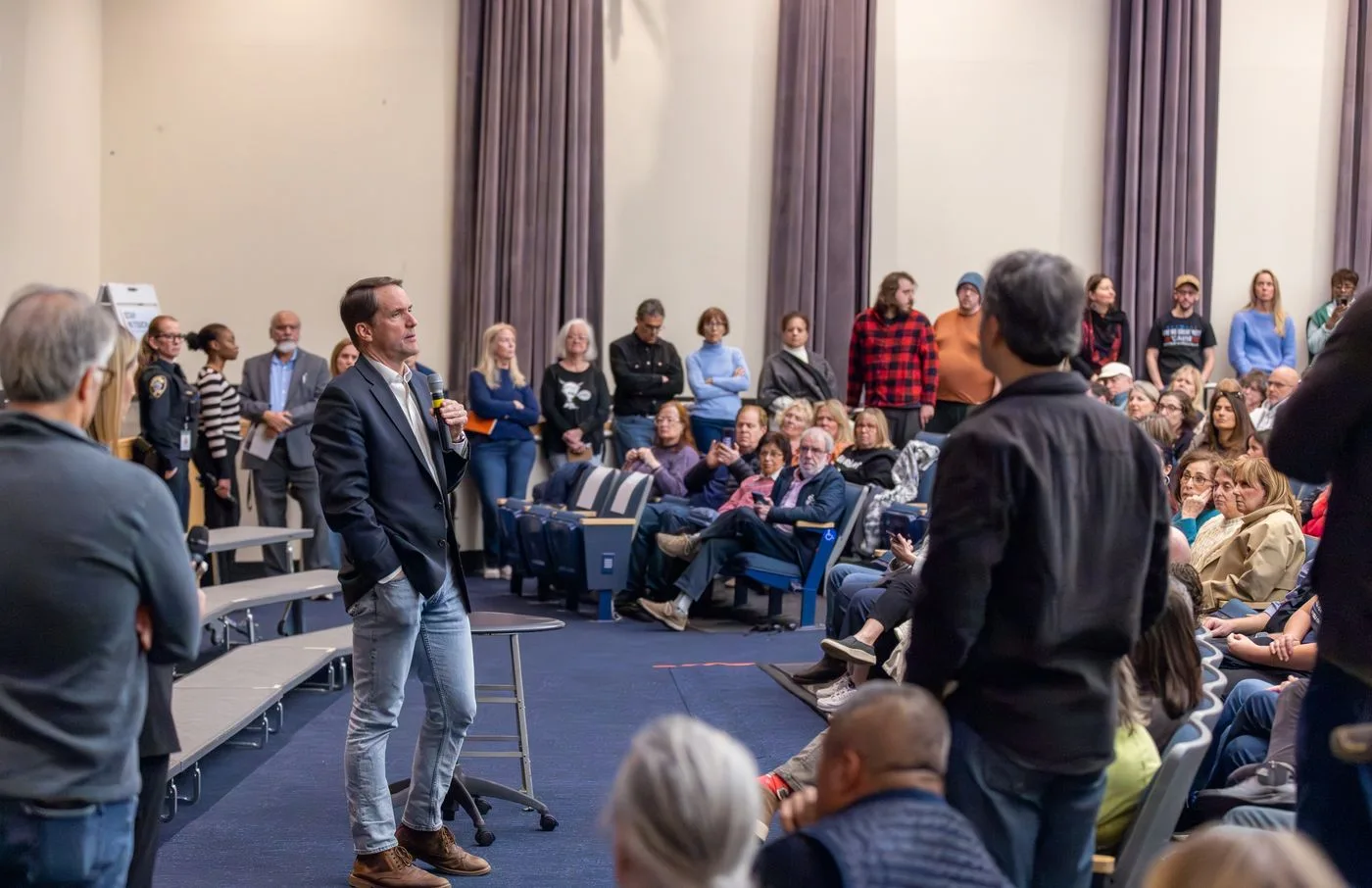 Jim Himes — On the trail