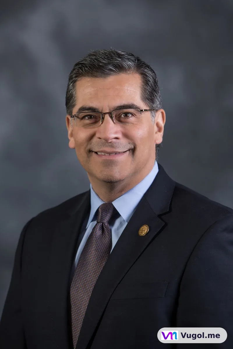 Xavier Becerra — Photo