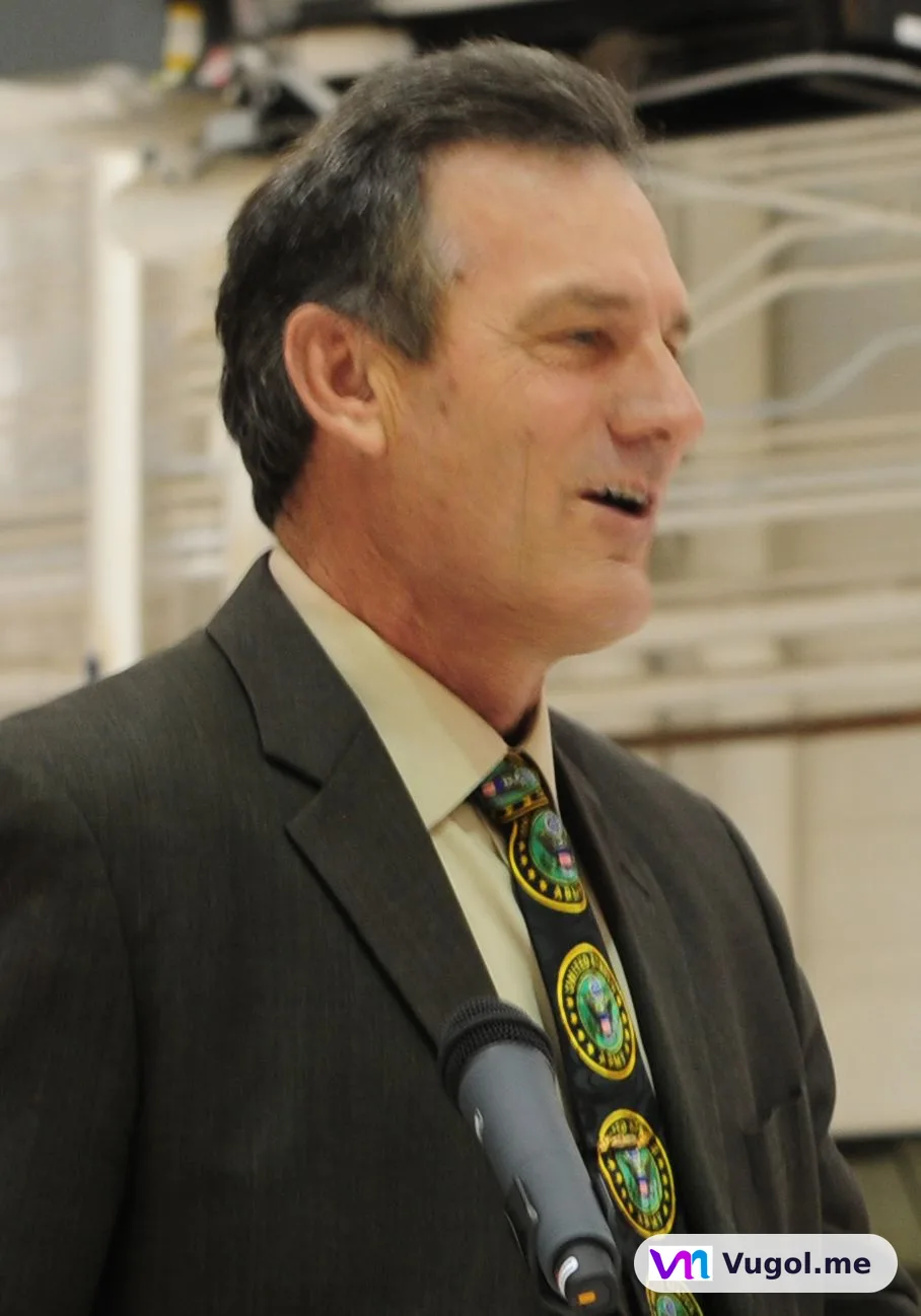 Larry Rhoden — Photo
