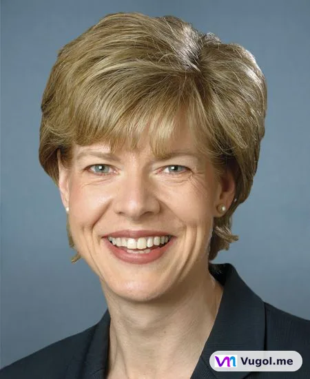 Portrait of Tammy Baldwin