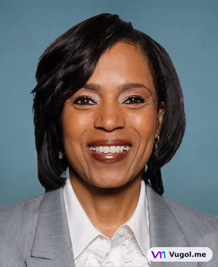 Portrait of Angela Alsobrooks
