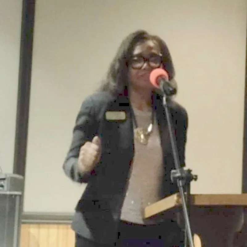 Diane Harris — Portrait