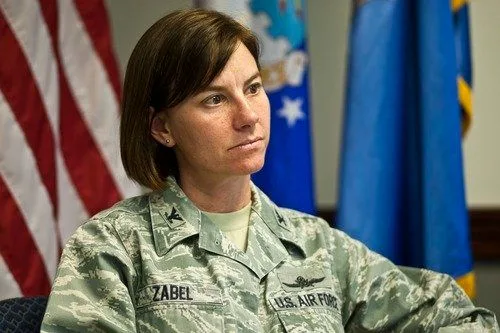 Sarah Zabel — Photo