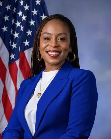 M Shontel Brown — Headshot