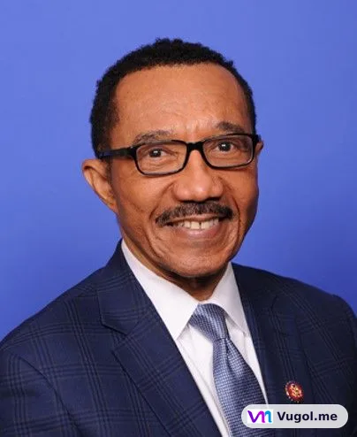 Kweisi Mfume — Photo
