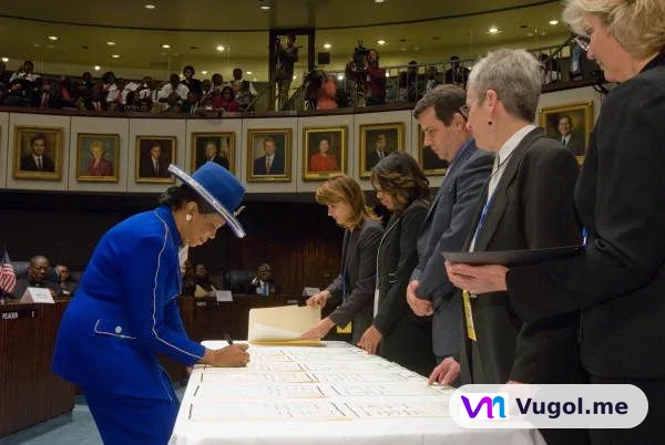 Frederica S. Wilson — Photo