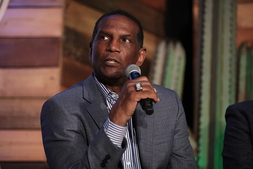 Burgess Owens — Photo