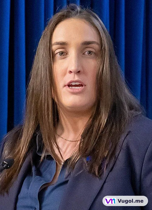 Portrait of Madison Sheahan