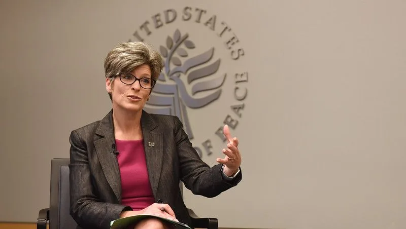 Joni K Ernst — Photo