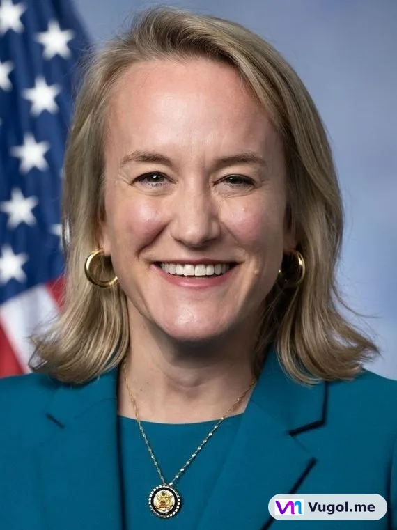 Nikki Budzinski — Photo
