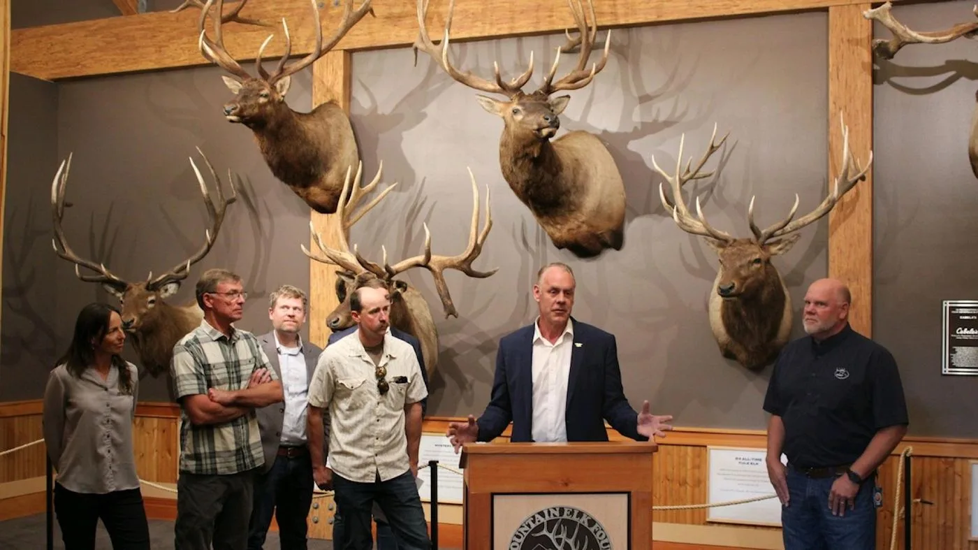 Ryan K Zinke — Photo