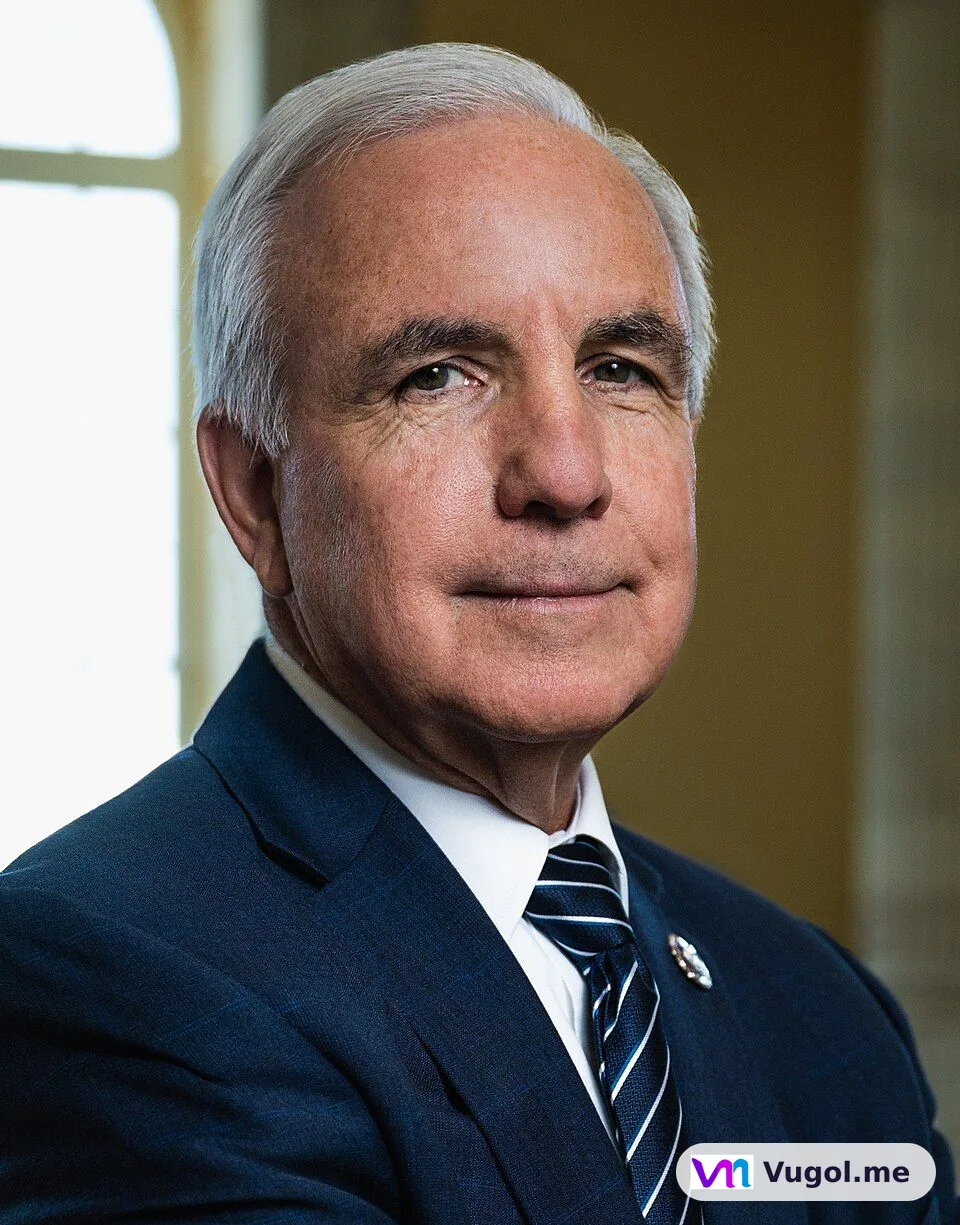 Carlos Gimenez — Photo