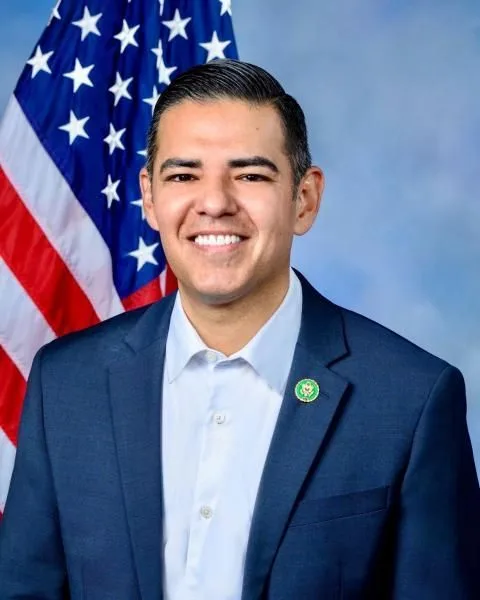 Robert Garcia — Photo
