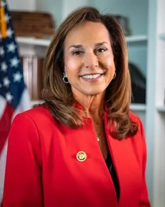 Lisa McClain — Headshot