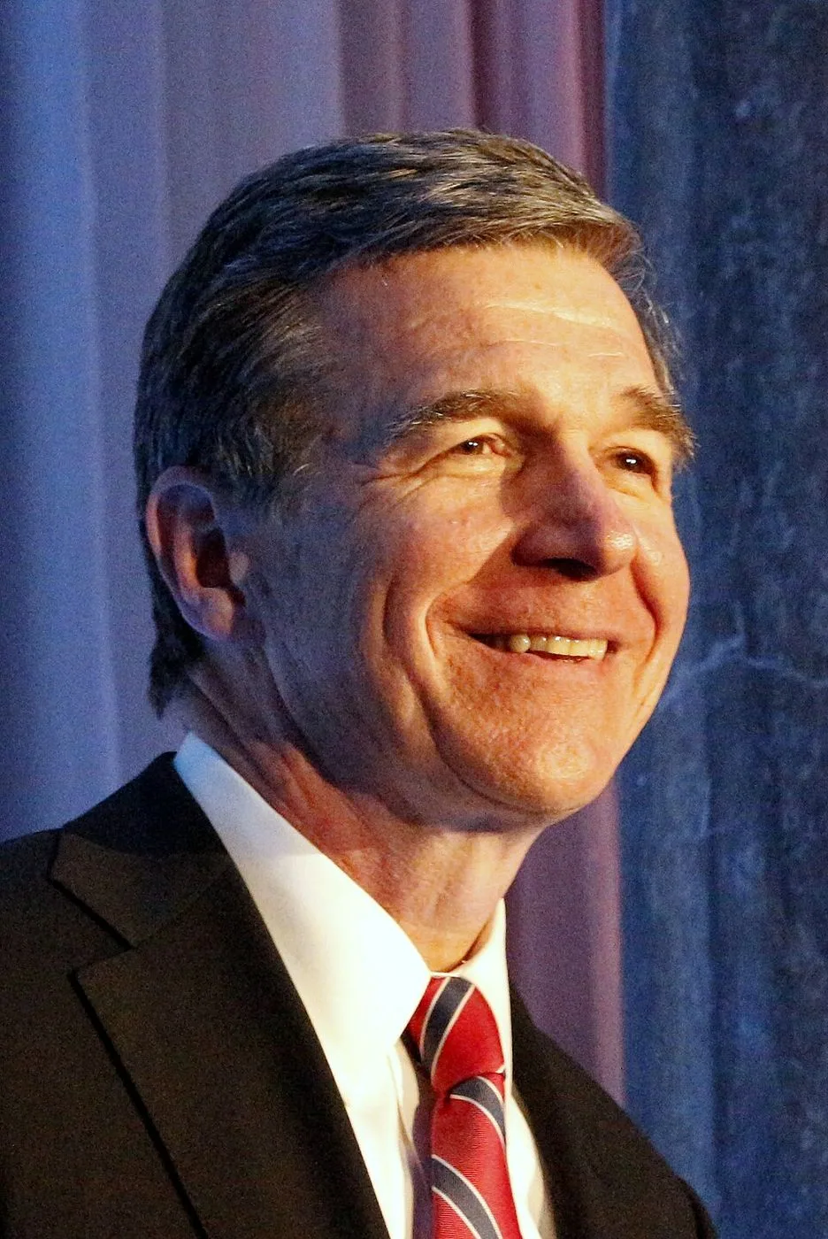 Roy Cooper — Photo