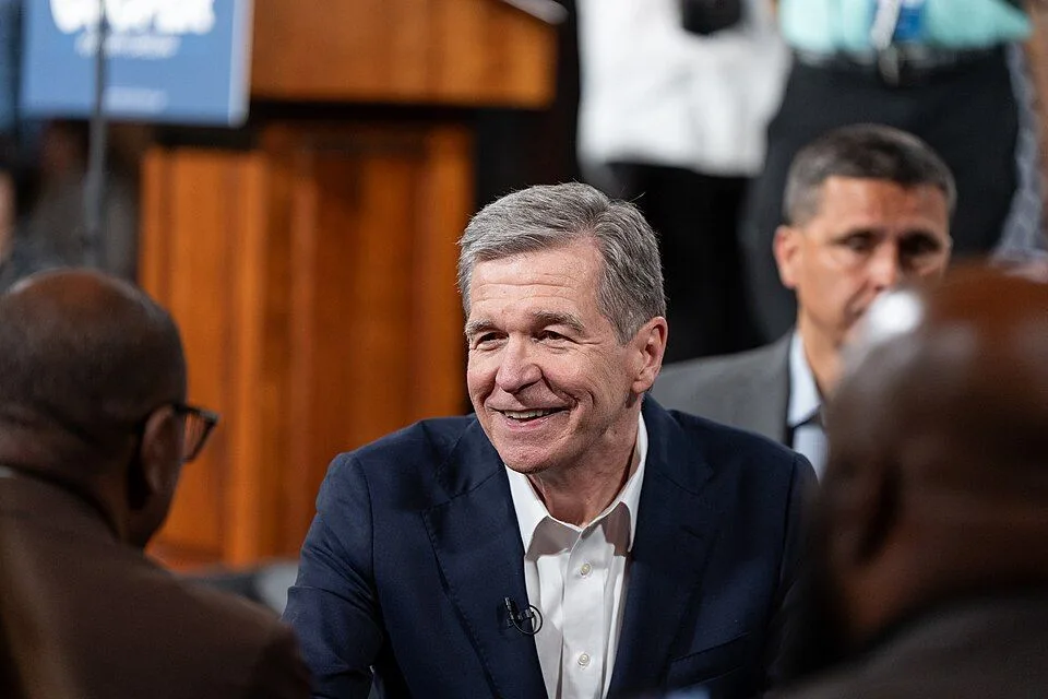 Roy Cooper — Photo
