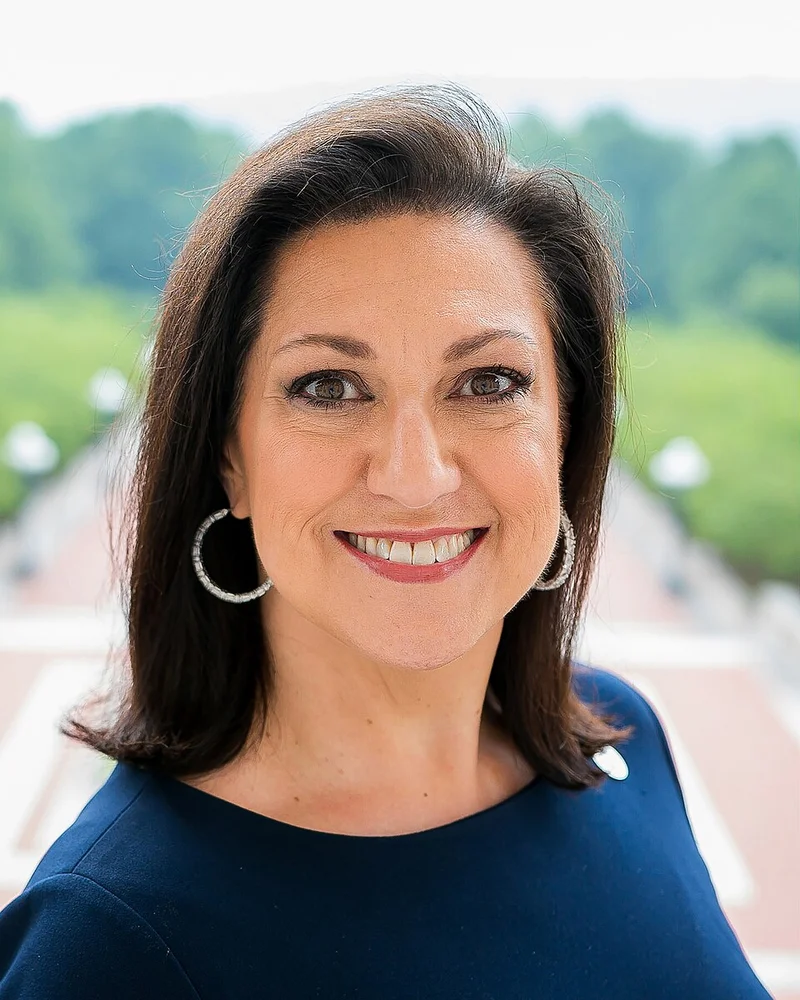 Cherlynn Stevenson — Headshot